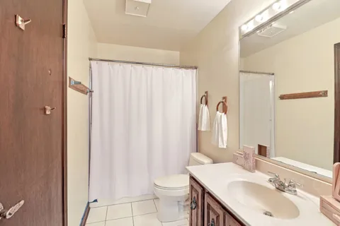 $400,000 | 4485 Bayside Circle, Hoffman Estates, IL 60192