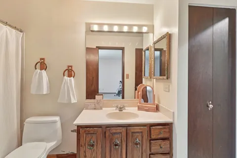 $400,000 | 4485 Bayside Circle, Hoffman Estates, IL 60192