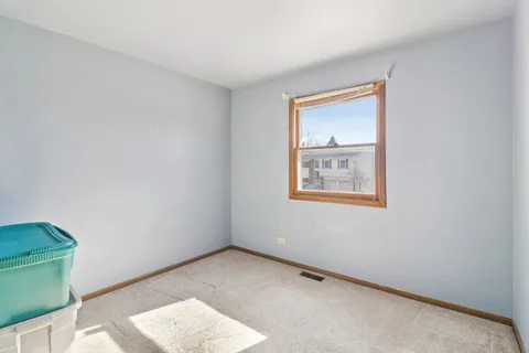 $400,000 | 4485 Bayside Circle, Hoffman Estates, IL 60192