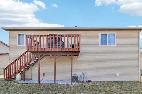 $400,000 | 4485 Bayside Circle, Hoffman Estates, IL 60192