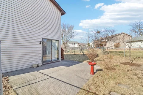 $400,000 | 4485 Bayside Circle, Hoffman Estates, IL 60192