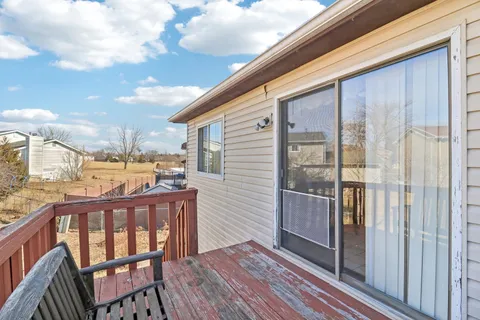 $400,000 | 4485 Bayside Circle, Hoffman Estates, IL 60192