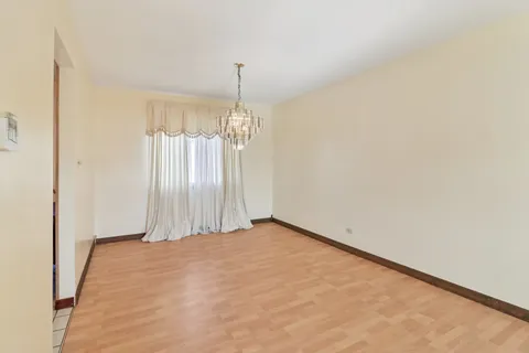 $400,000 | 4485 Bayside Circle, Hoffman Estates, IL 60192