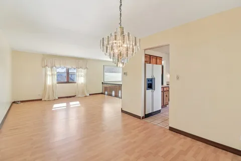 $400,000 | 4485 Bayside Circle, Hoffman Estates, IL 60192