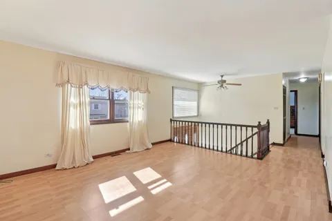 $400,000 | 4485 Bayside Circle, Hoffman Estates, IL 60192