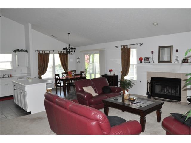 10467 Silver Ridge Circle Fishers, IN 46038 - Photo 3 of 11 Gallery Image 3