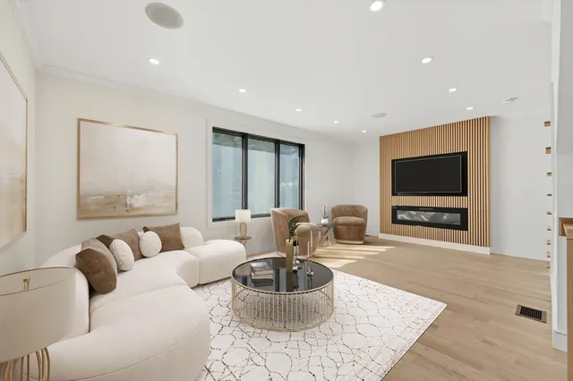 $1,625,000 | 863 Main Street, Reading, MA 01867