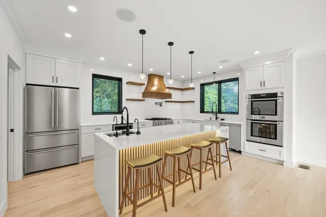 $1,625,000 | 863 Main Street, Reading, MA 01867