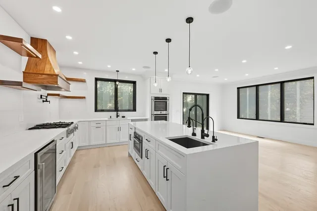 $1,625,000 | 863 Main Street, Reading, MA 01867