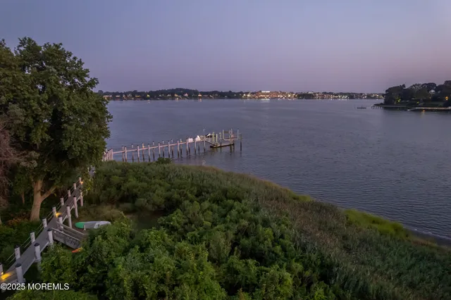 $6,500,000 | 458 Navesink River Road, Red Bank, NJ 07701