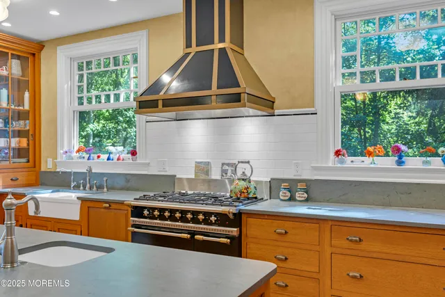 $6,500,000 | 458 Navesink River Road, Red Bank, NJ 07701