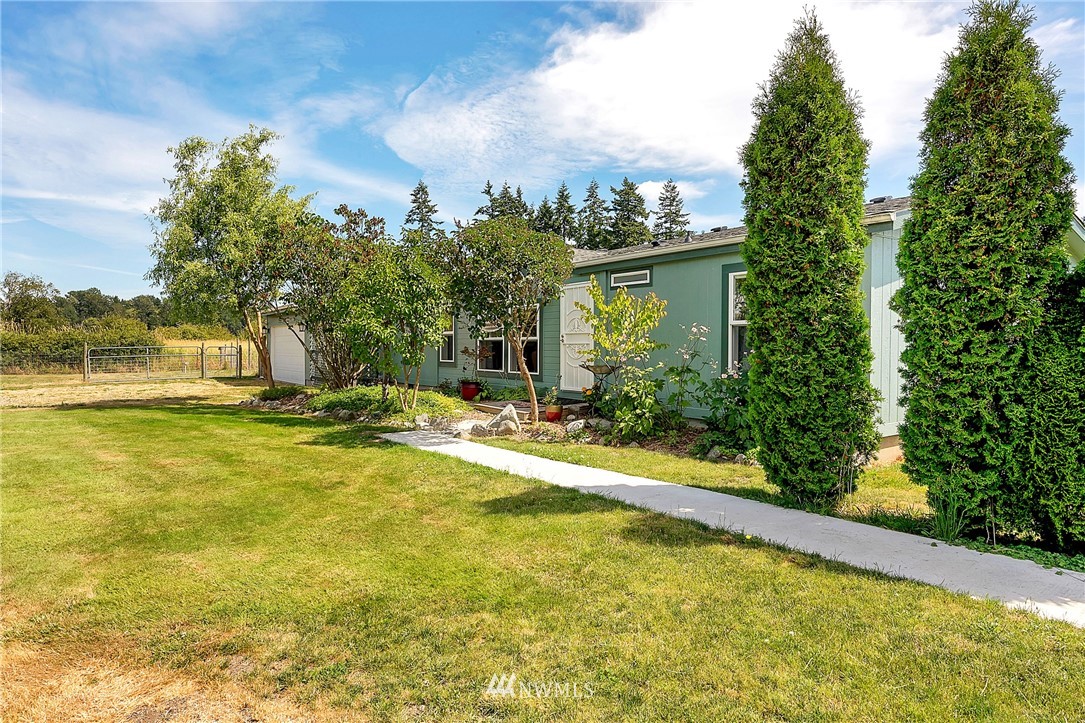 4865 Bay Road Blaine, WA 98230 - Photo 2 of 25 Gallery Image 2
