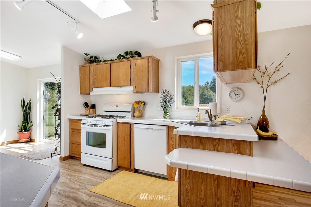 4865 Bay Road Blaine, WA 98230 - Photo 6 of 25 Gallery Image 6