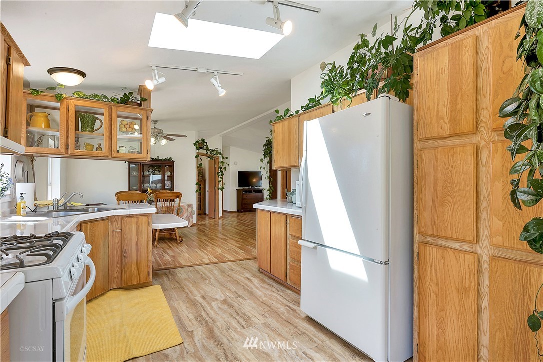 4865 Bay Road Blaine, WA 98230 - Photo 7 of 25 Gallery Image 7
