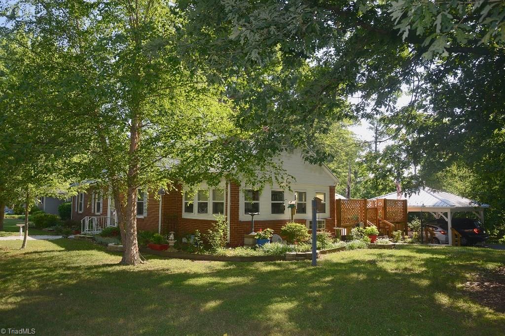 425 Ridgecrest Road Asheboro, NC 27203 - Photo 3 of 30 Gallery Image 3