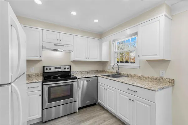 $399,900 | 8 Captain Cook Lane, Unit 8, Centerville, MA 02632