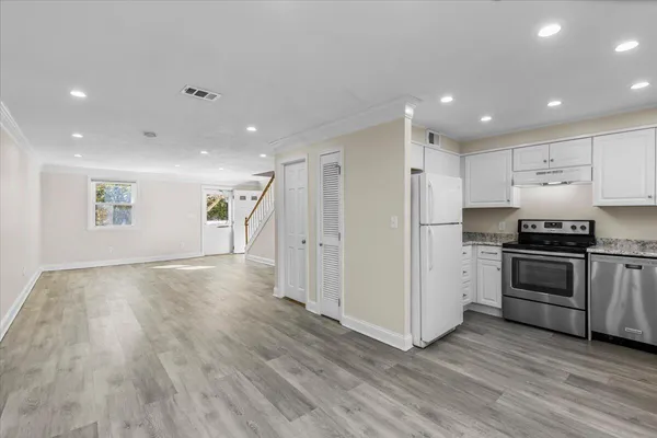 $399,900 | 8 Captain Cook Lane, Unit 8, Centerville, MA 02632