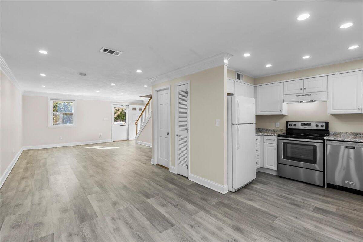 8 Captain Cook Lane, Unit 8 Centerville, MA 02632 - Photo 12 of 34 17-7X8A8792