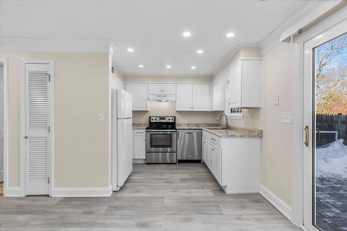 8 Captain Cook Lane, Unit 8 Centerville, MA 02632 - Photo 8 of 34 13-7X8A8737