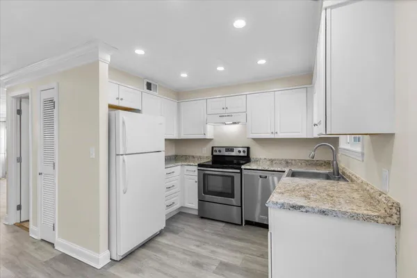 $399,900 | 8 Captain Cook Lane, Unit 8, Centerville, MA 02632