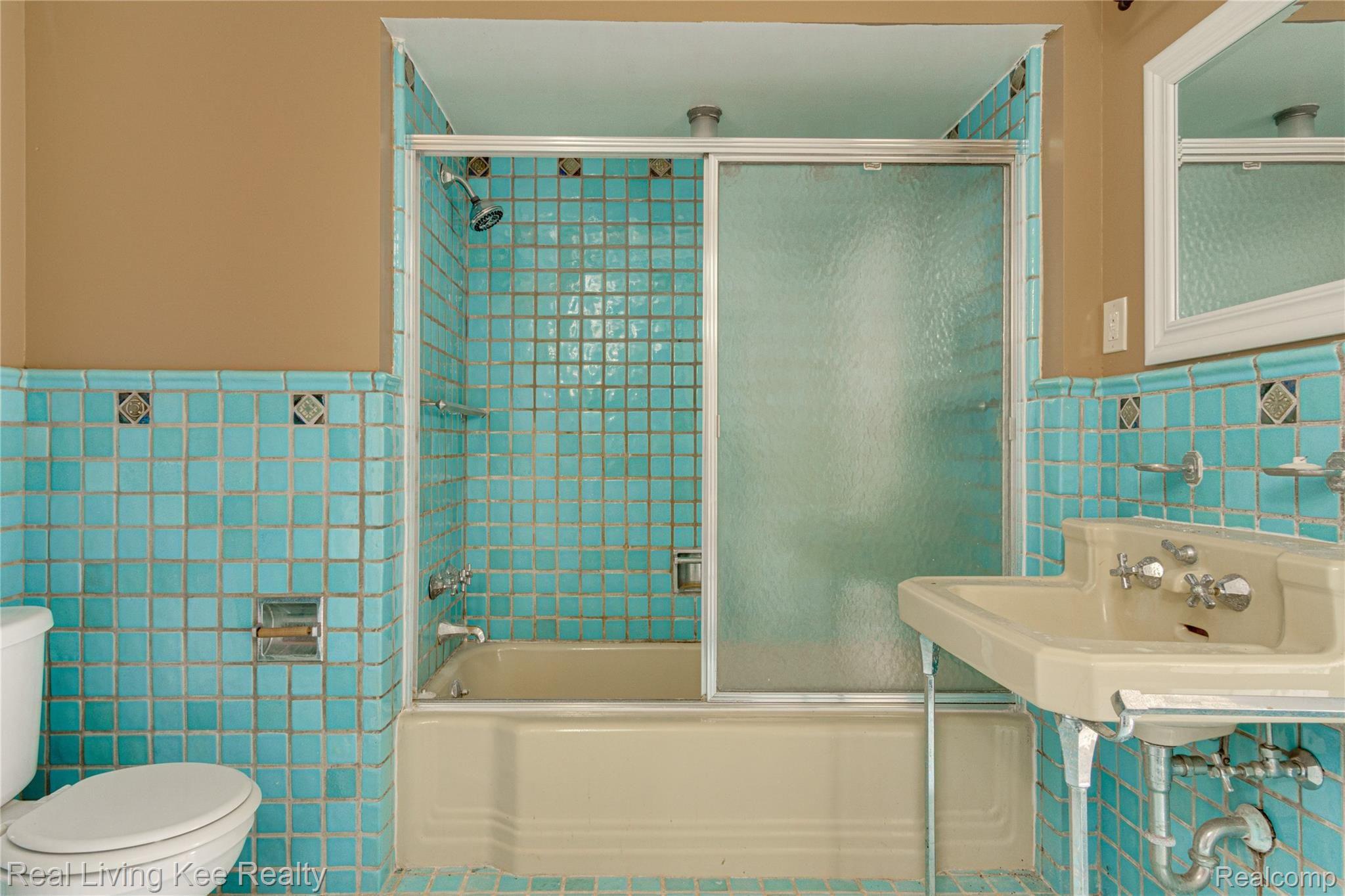 1267 Lake George Road Oakland, MI 48363 - Photo 56 of 80 Interiors (27 of 55).jpg
