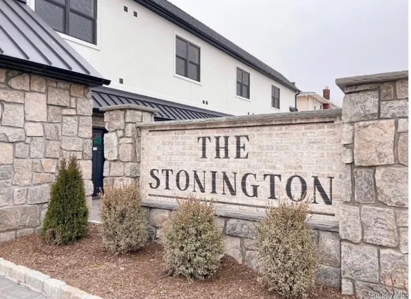 $2,800 | 78 Roslyn Road, Unit 201, Mineola, NY 11501