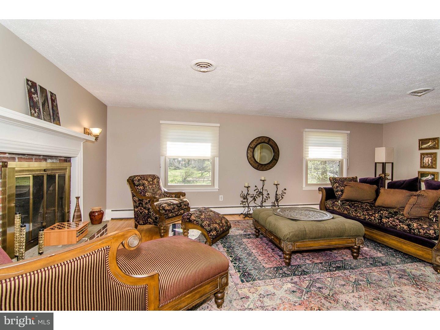 515 Wilder Road Wallingford, PA 19086 - Photo 7 of 25 Living Room