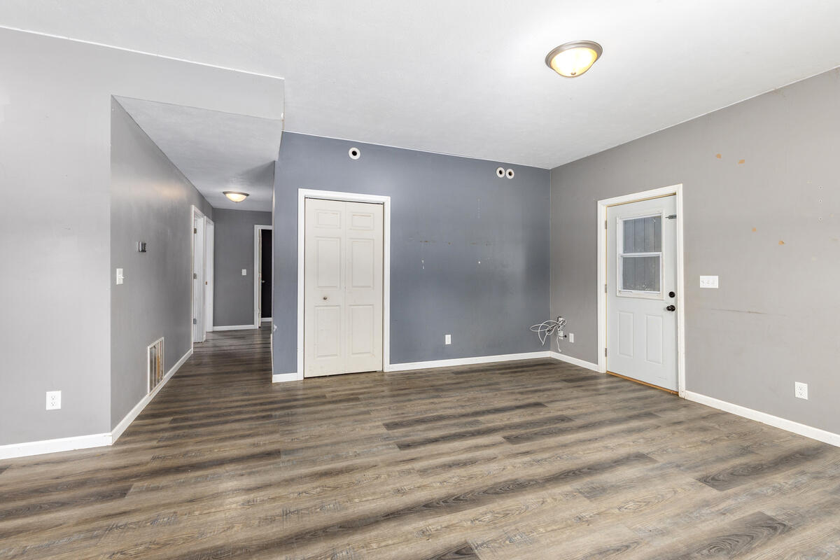 335 North 2nd Street Stanton, MI 48888 - Photo 11 of 24 Living Room 005