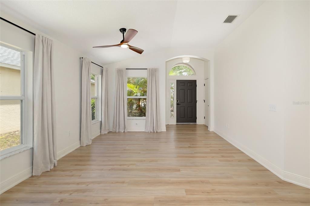 6226 Blueflower Court Lakewood Ranch, FL 34202 - Photo 8 of 81