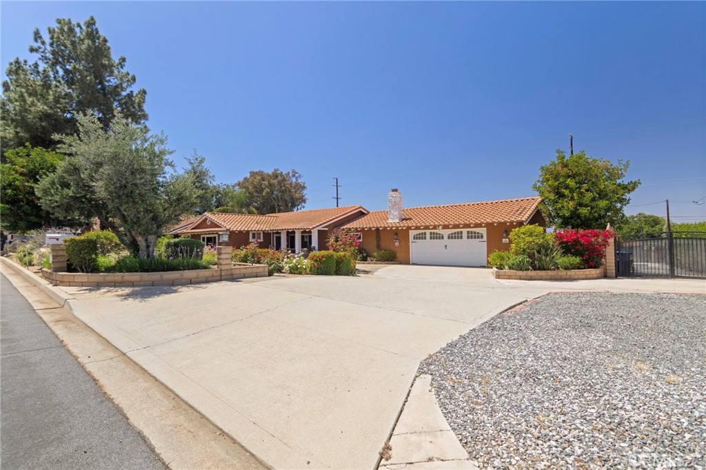 16520 Wagon Wheel Drive Riverside, CA 92506 - Photo 7 of 56