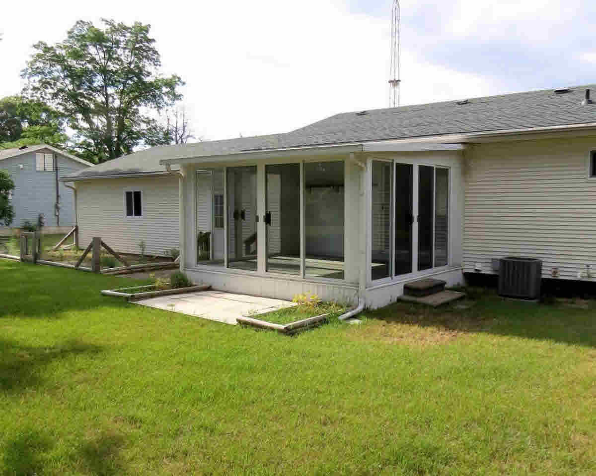 6441 Silver Lake Road Linden, MI 48451 - Photo 2 of 31 21315275-1.JPG