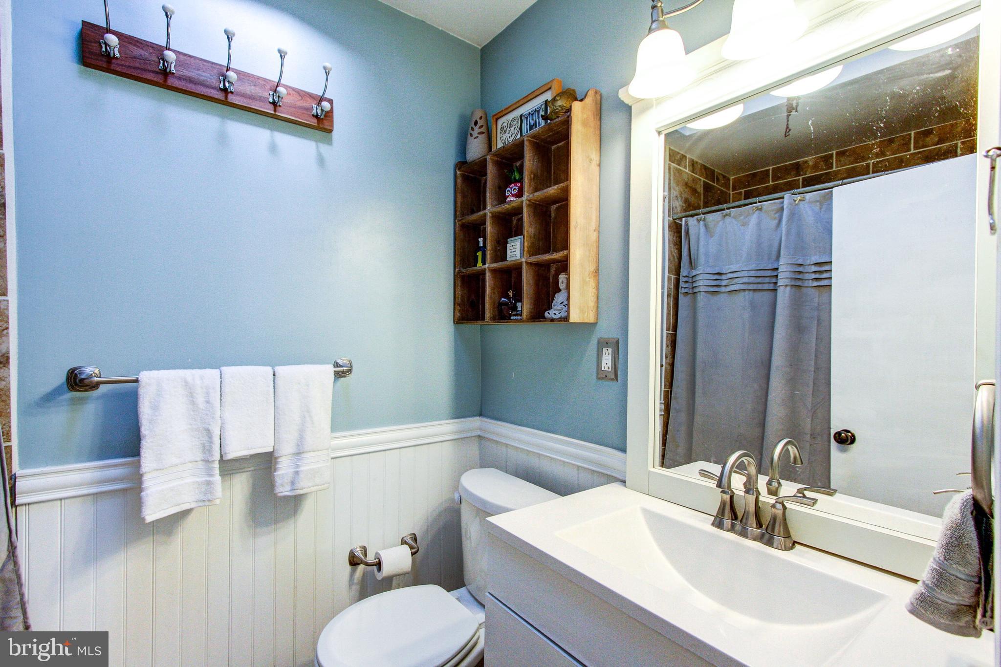 1219 Ripley Street Philadelphia, PA 19111 - Photo 21 of 38 Hall - full bathroom