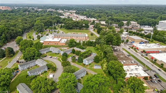 $1,300 | 2523 Miller Park Circle, Unit C, Winston-Salem, NC 27103