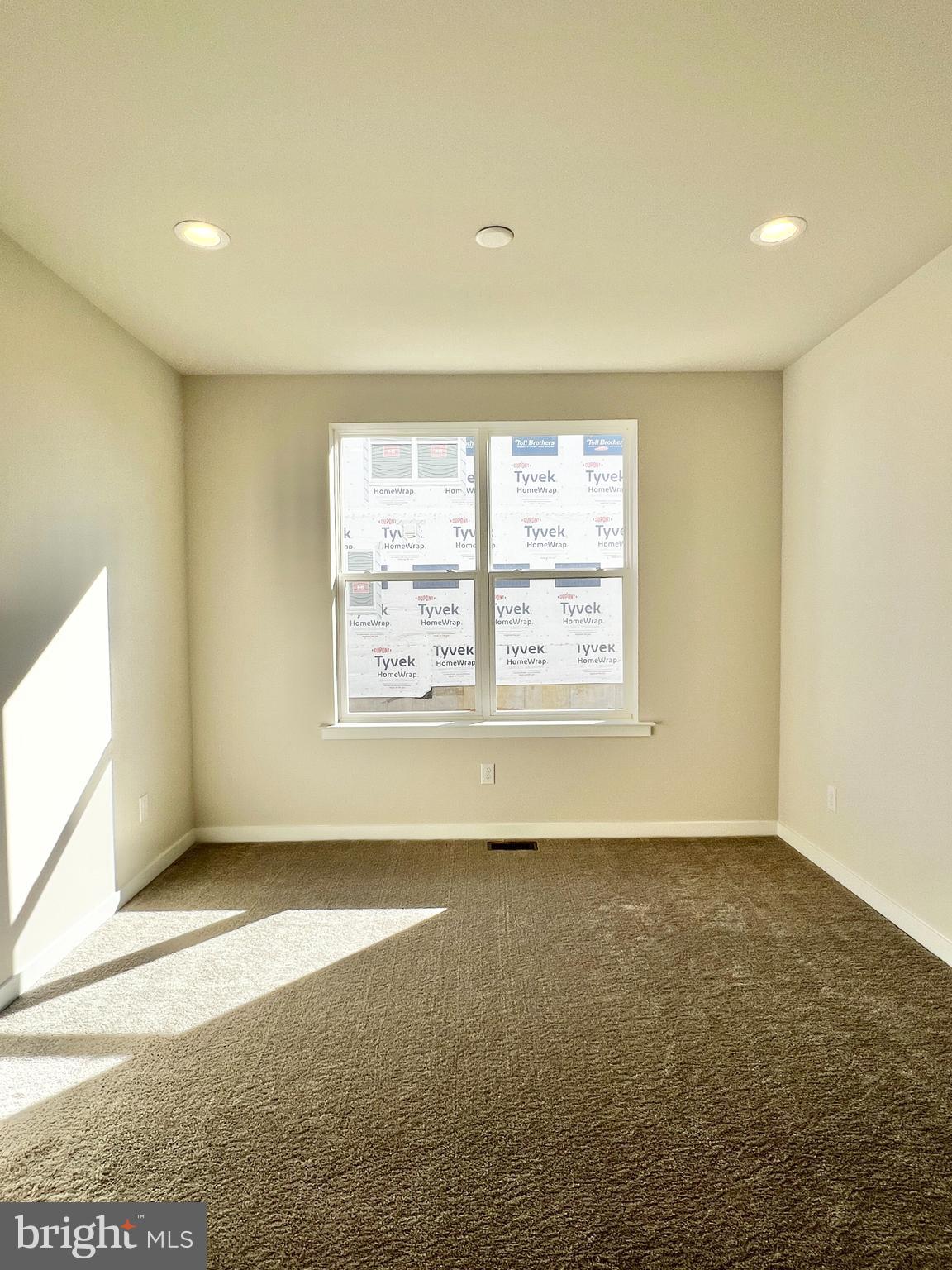 1018 East Lock Road Middletown, DE 19709 - Photo 17 of 51 an empty room with windows