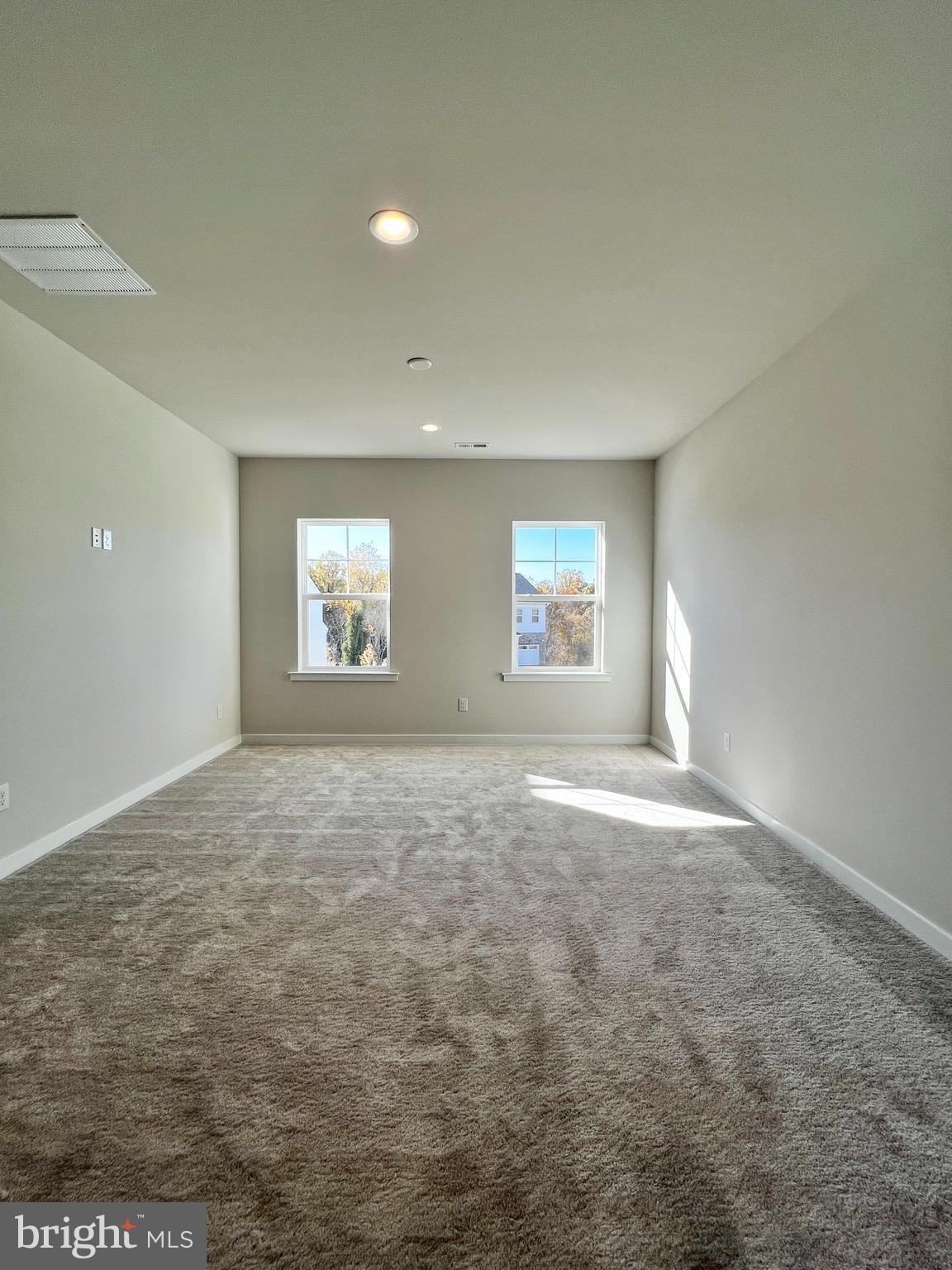 1018 East Lock Road Middletown, DE 19709 - Photo 25 of 51 an empty room with windows