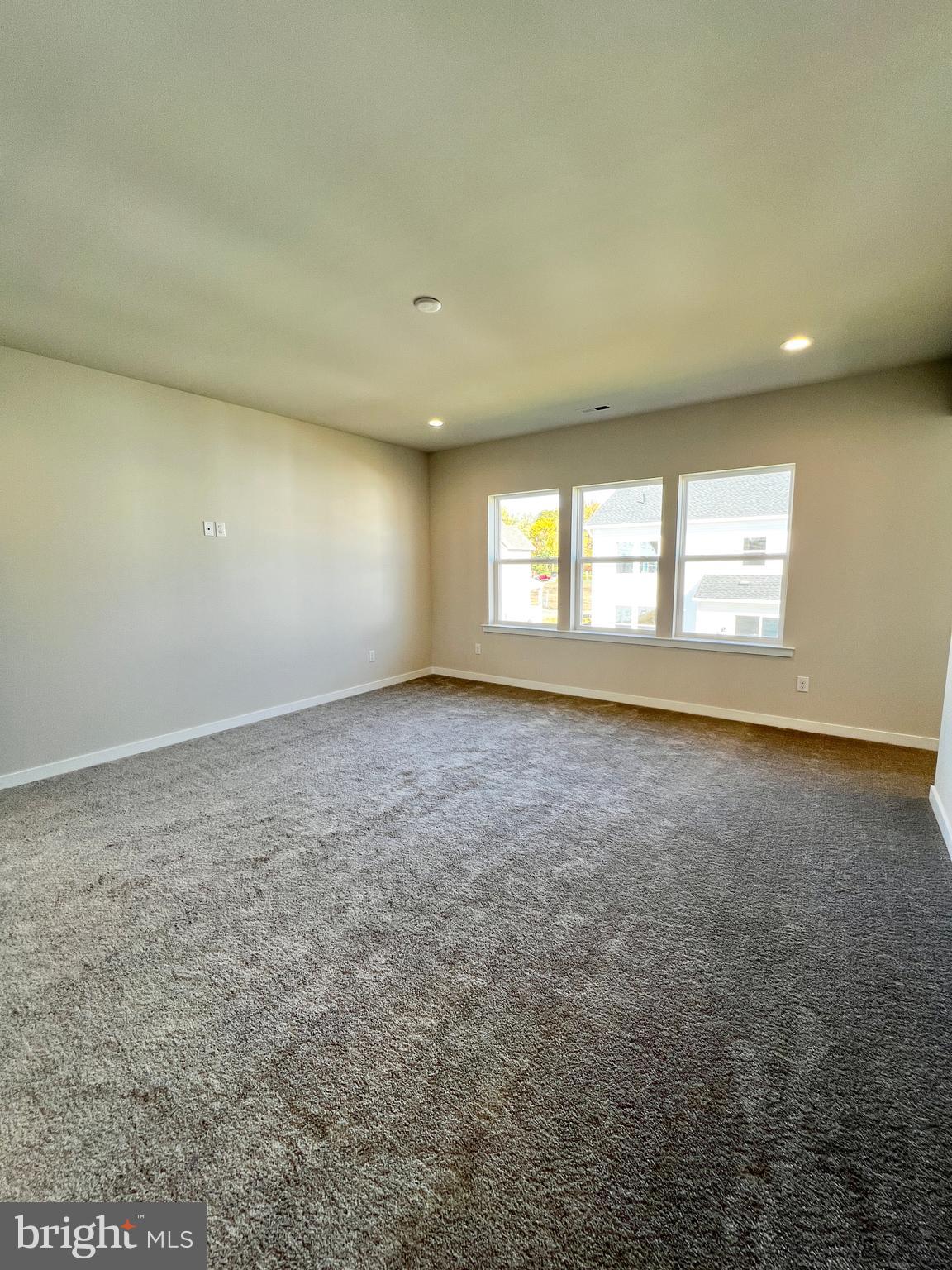 1018 East Lock Road Middletown, DE 19709 - Photo 28 of 51 an empty room with windows