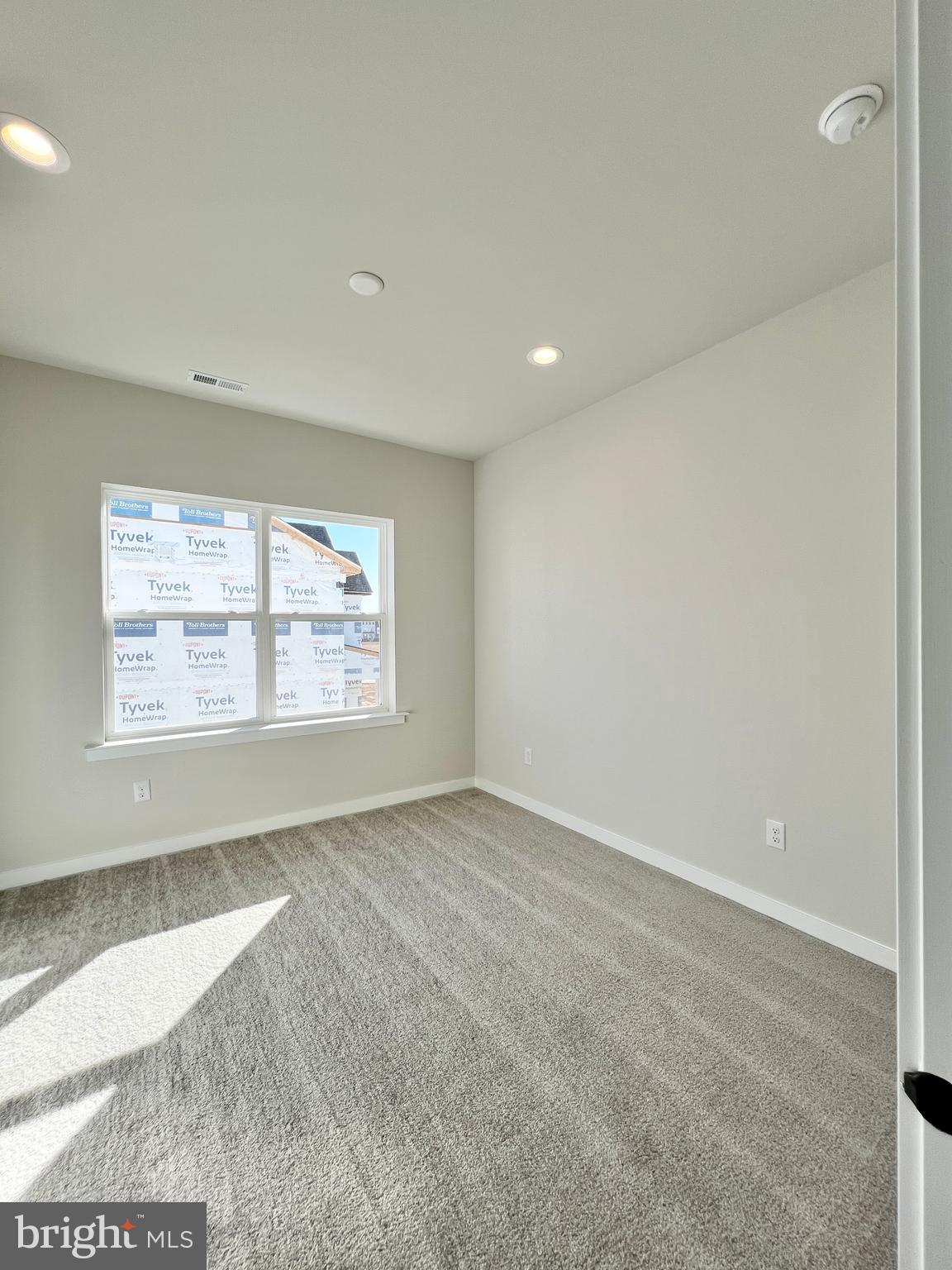 1018 East Lock Road Middletown, DE 19709 - Photo 44 of 51 an empty room with windows