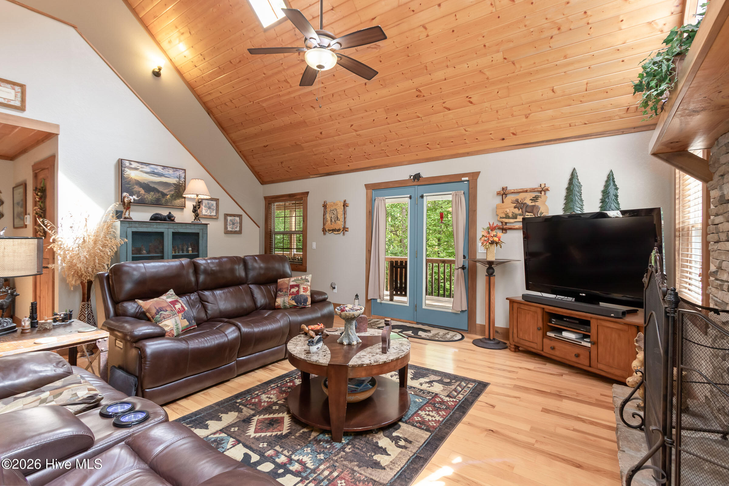 1070 Burger Road Murphy, NC 28906 - Photo 27 of 55 Living