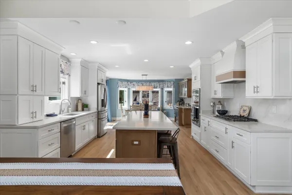 $1,089,000 | N29-w26601 Peterson Drive, Delafield, WI 53072