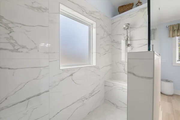 $1,089,000 | N29-w26601 Peterson Drive, Delafield, WI 53072