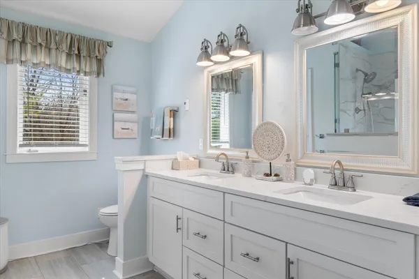 $1,089,000 | N29-w26601 Peterson Drive, Delafield, WI 53072
