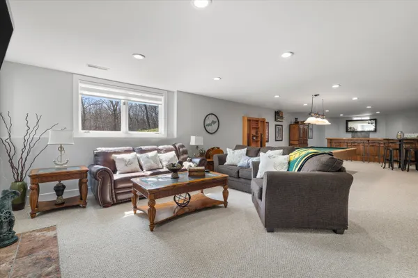 $1,089,000 | N29-w26601 Peterson Drive, Delafield, WI 53072