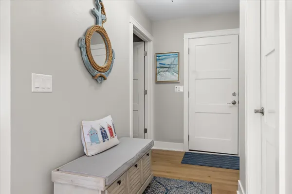 $1,089,000 | N29-w26601 Peterson Drive, Delafield, WI 53072