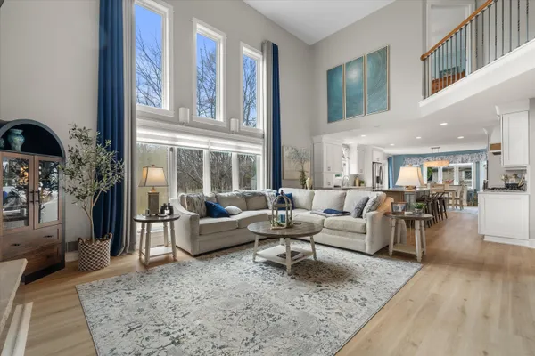 $1,089,000 | N29-w26601 Peterson Drive, Delafield, WI 53072