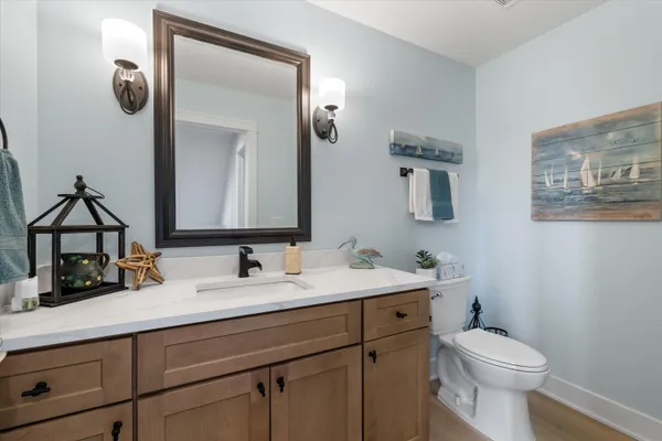 $1,089,000 | N29-w26601 Peterson Drive, Delafield, WI 53072