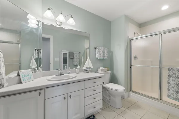 $1,089,000 | N29-w26601 Peterson Drive, Delafield, WI 53072