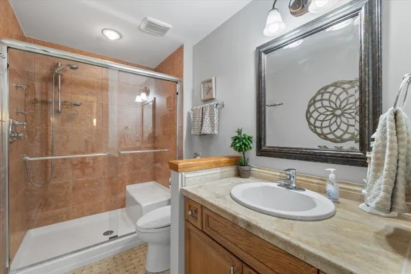 $1,089,000 | N29-w26601 Peterson Drive, Delafield, WI 53072