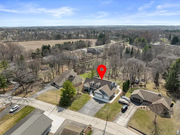 $1,089,000 | N29-w26601 Peterson Drive, Delafield, WI 53072