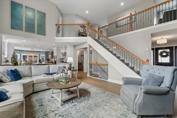 $1,089,000 | N29-w26601 Peterson Drive, Delafield, WI 53072