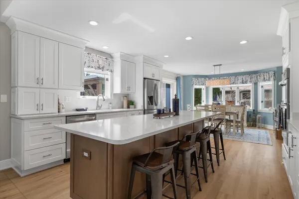 $1,089,000 | N29-w26601 Peterson Drive, Delafield, WI 53072